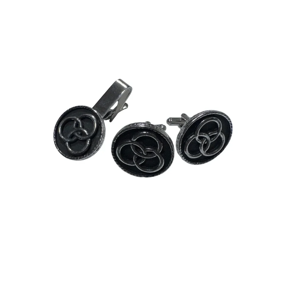 Silver Tone Interlocking Circle Design Cufflinks and Tie Clip Set‎
